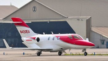 Honda Jet in white and red from the side
